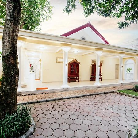 Tirtodipuran Hotel By Natts Hospitality Indonesia Yogyakarta Exteriör bild