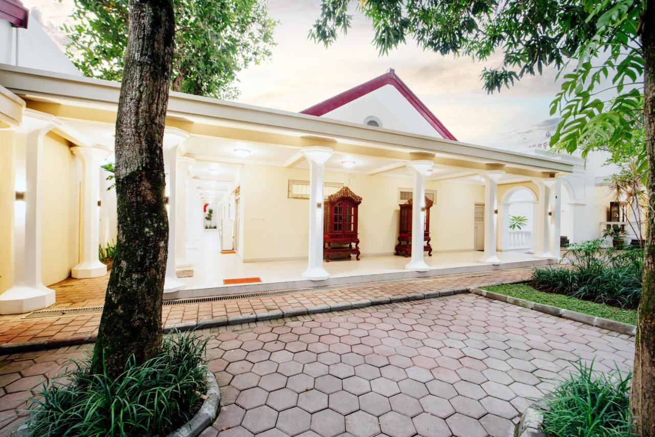 Tirtodipuran Hotel By Natts Hospitality Indonesia Yogyakarta Exteriör bild